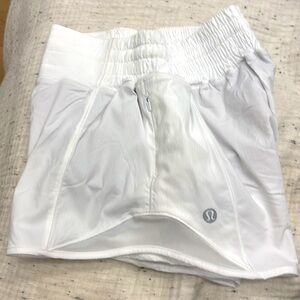 Brand new without tags Lululemon Hotty Hot Shorts 2.5” White size 0